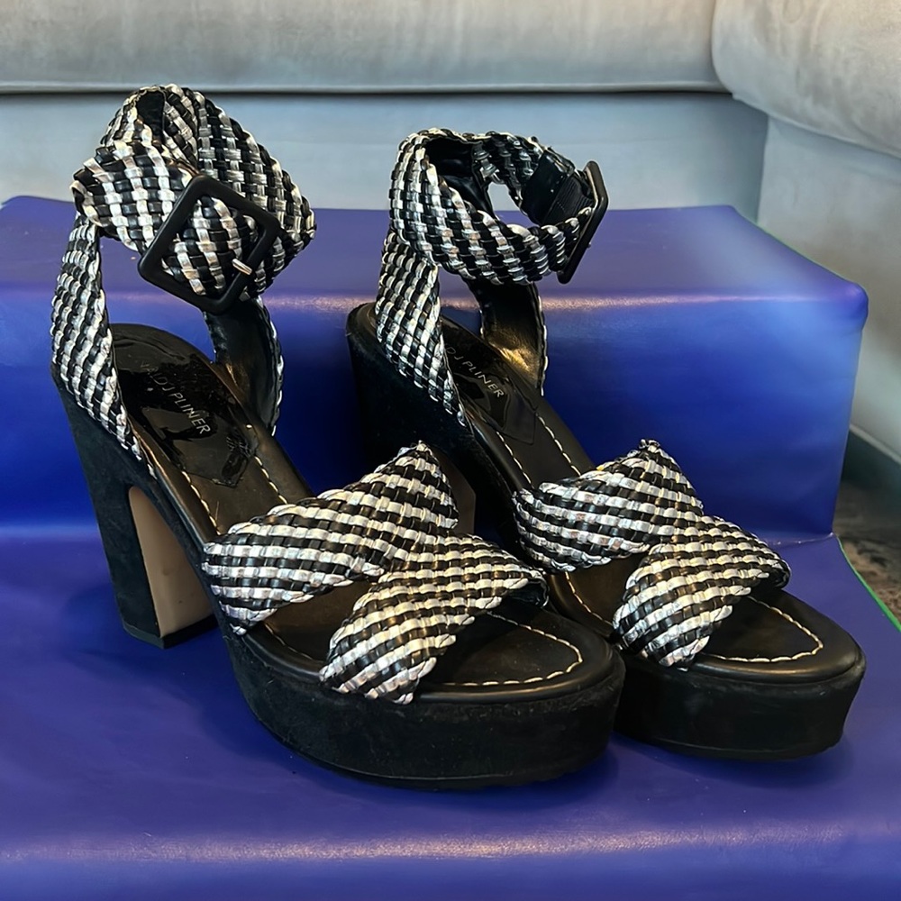 Donald j pliner platform heel